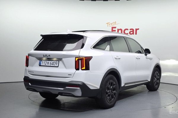 2024 Kia Sorento с пробегом 15 244 км