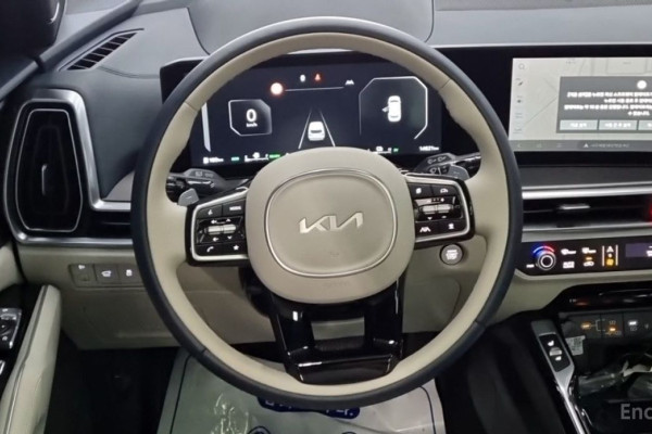 2025 Kia Sorento с пробегом 14 620 км