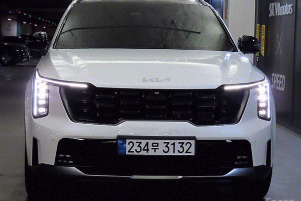 2023 Kia Sorento с пробегом 15 271 км