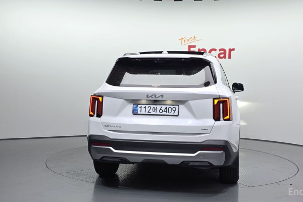 2024 Kia Sorento с пробегом 15 244 км