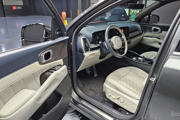 2023 Kia Sorento с пробегом 27 254 км