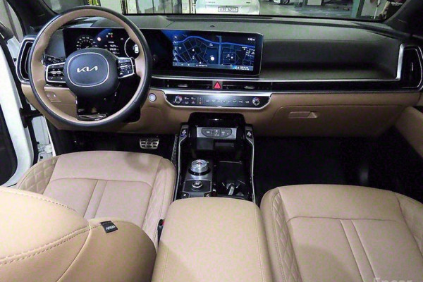 2023 Kia Sorento с пробегом 15 271 км