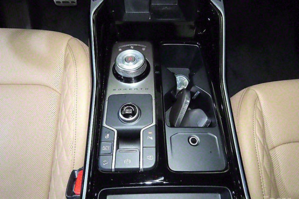 2023 Kia Sorento с пробегом 15 271 км