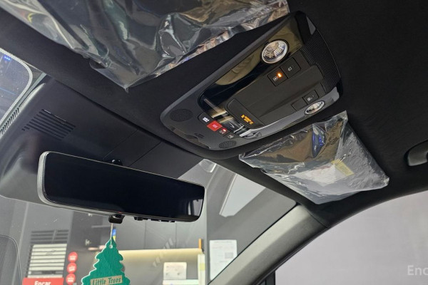 2023 Kia Sorento с пробегом 14 584 км