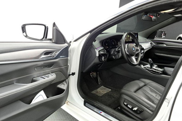 2022 BMW 6 серии с пробегом 49 411 км