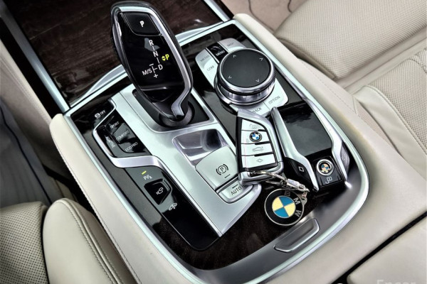 2016 BMW 7 серии с пробегом 123 900 км