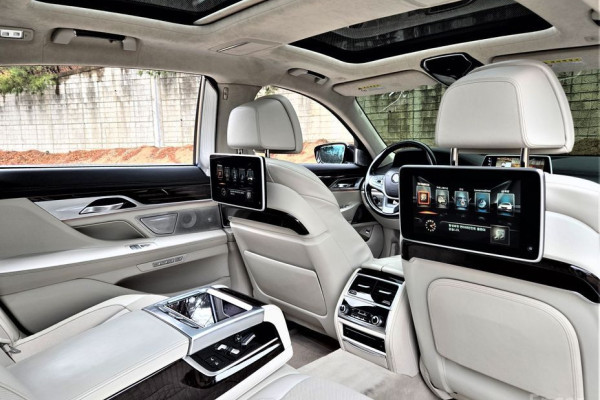 2016 BMW 7 серии с пробегом 123 900 км