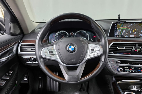 2016 BMW 7 серии с пробегом 147 111 км