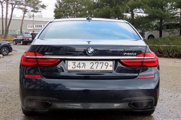 2017 BMW 7 серии с пробегом 121 177 км