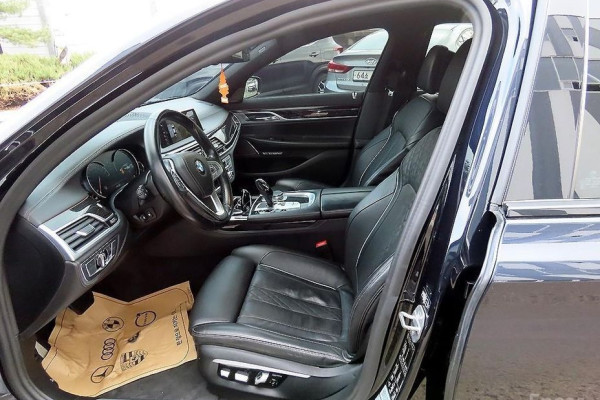 2017 BMW 7 серии с пробегом 121 177 км