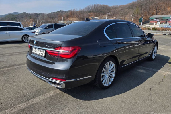 2016 BMW 7 серии с пробегом 136 088 км