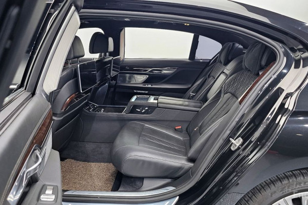 2016 BMW 7 серии с пробегом 108 576 км