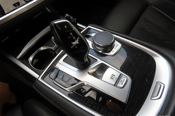 2017 BMW 7 серии с пробегом 121 177 км