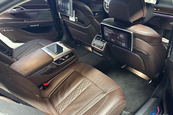 2016 BMW 7 серии с пробегом 131 795 км