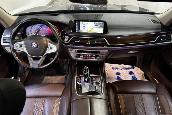 2016 BMW 7 серии с пробегом 131 795 км