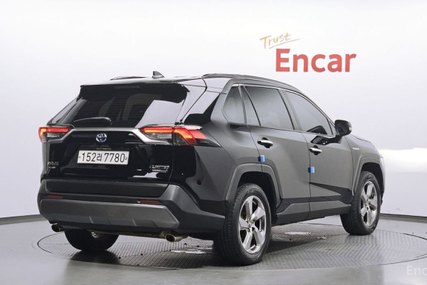 2020 Toyota RAV4 с пробегом 90 922 км