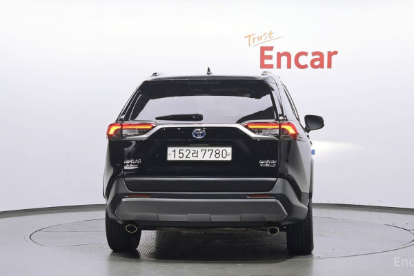 2020 Toyota RAV4 с пробегом 90 922 км