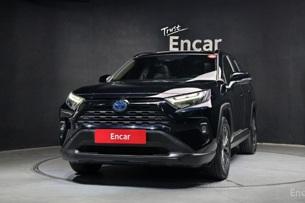 2023 Toyota RAV4 с пробегом 31 351 км