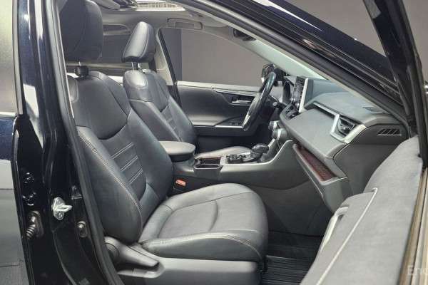 2020 Toyota RAV4 с пробегом 90 922 км