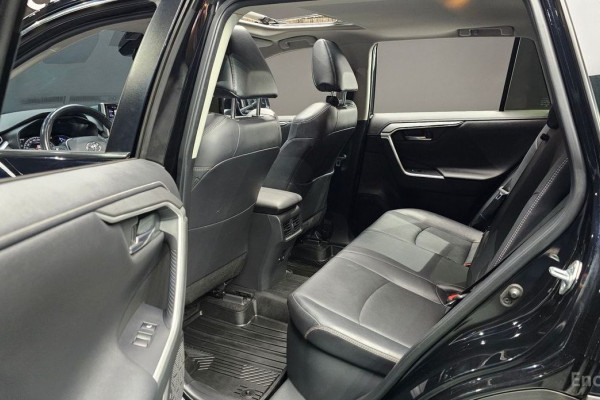 2020 Toyota RAV4 с пробегом 90 922 км