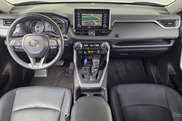 2020 Toyota RAV4 с пробегом 57 933 км