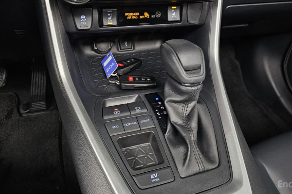 2020 Toyota RAV4 с пробегом 57 933 км