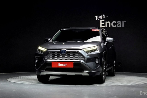 2023 Toyota RAV4 с пробегом 38 523 км