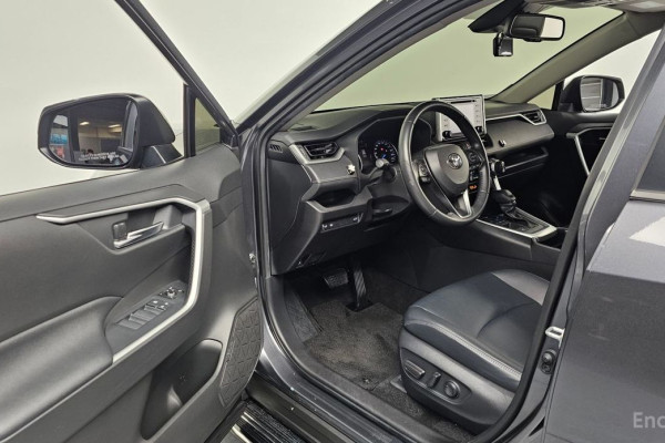 2020 Toyota RAV4 с пробегом 57 933 км