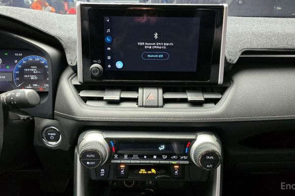 2023 Toyota RAV4 с пробегом 31 351 км