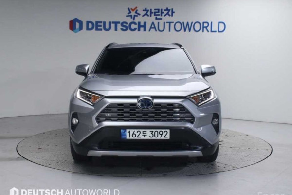 2020 Toyota RAV4 с пробегом 32 942 км