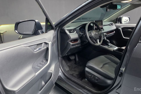 2023 Toyota RAV4 с пробегом 38 523 км