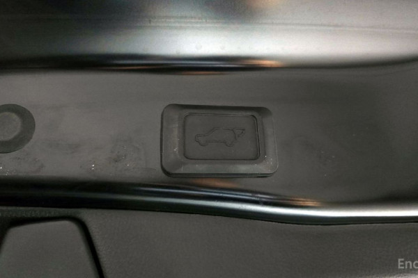 2023 Toyota RAV4 с пробегом 31 351 км