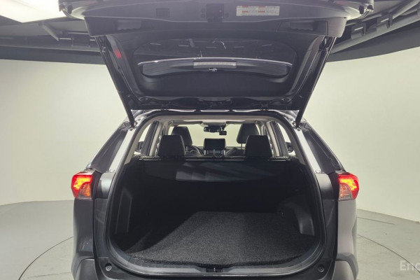 2020 Toyota RAV4 с пробегом 57 933 км