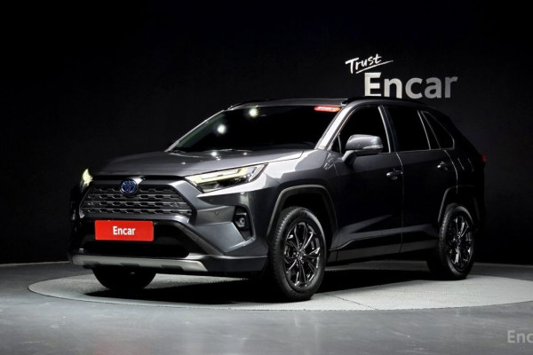 2023 Toyota RAV4 с пробегом 38 523 км