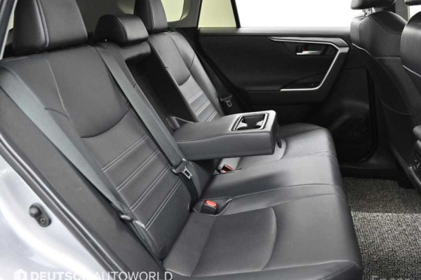 2020 Toyota RAV4 с пробегом 32 942 км