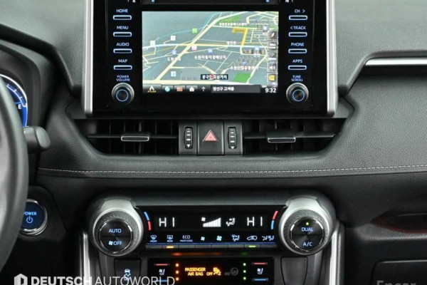 2020 Toyota RAV4 с пробегом 32 942 км