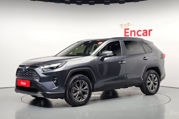 2023 Toyota RAV4 с пробегом 44 450 км