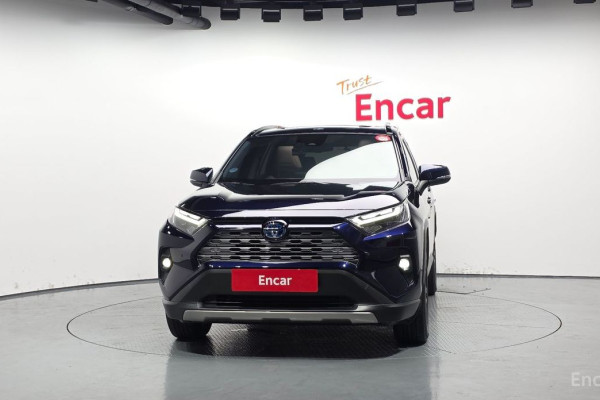 2023 Toyota RAV4 с пробегом 43 149 км