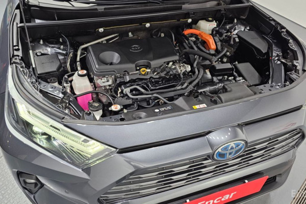 2023 Toyota RAV4 с пробегом 44 450 км