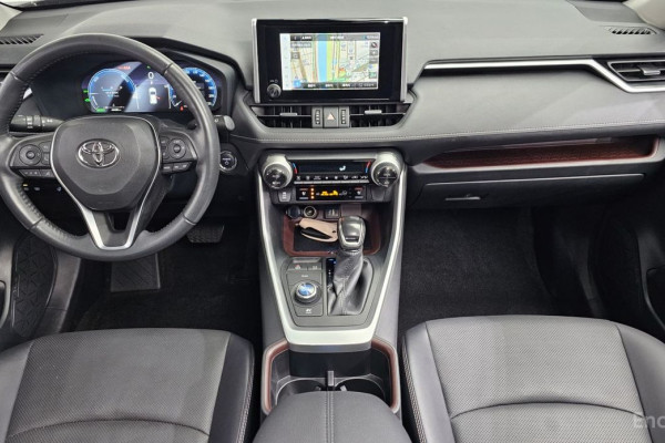 2023 Toyota RAV4 с пробегом 44 450 км