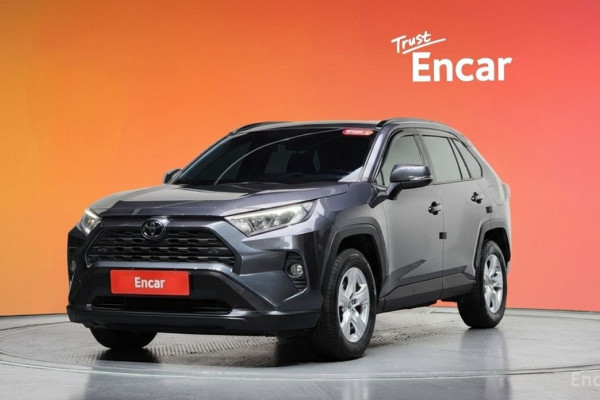 2021 Toyota RAV4 с пробегом 69 353 км