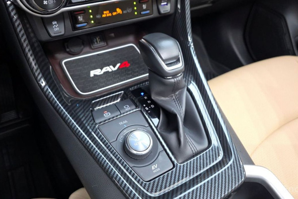 2023 Toyota RAV4 с пробегом 43 149 км