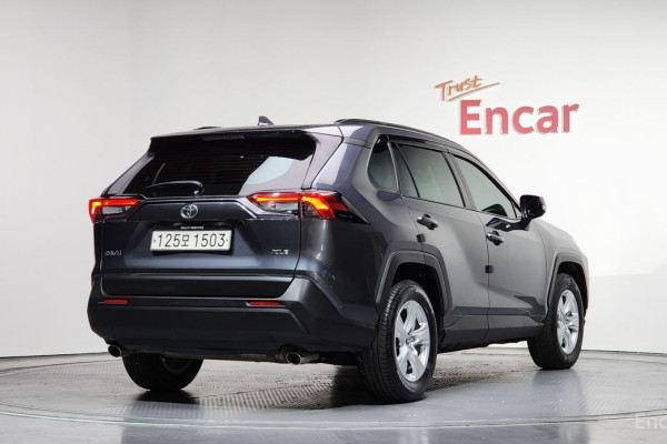 2021 Toyota RAV4 с пробегом 69 353 км