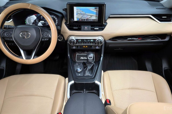 2023 Toyota RAV4 с пробегом 43 149 км