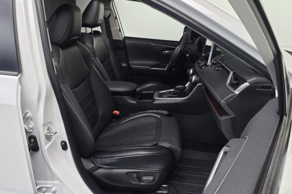 2023 Toyota RAV4 с пробегом 89 915 км