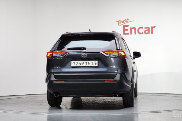 2021 Toyota RAV4 с пробегом 69 353 км