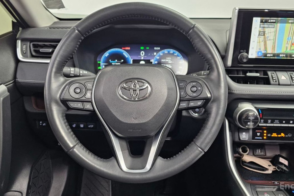 2023 Toyota RAV4 с пробегом 44 450 км