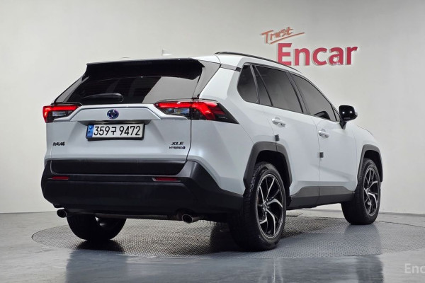 2023 Toyota RAV4 с пробегом 43 181 км