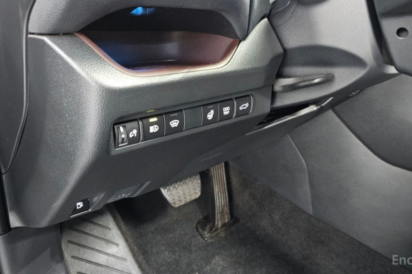 2023 Toyota RAV4 с пробегом 44 450 км