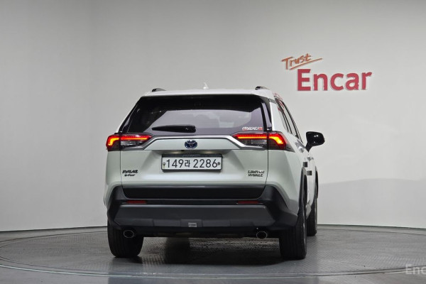 2020 Toyota RAV4 с пробегом 275 216 км